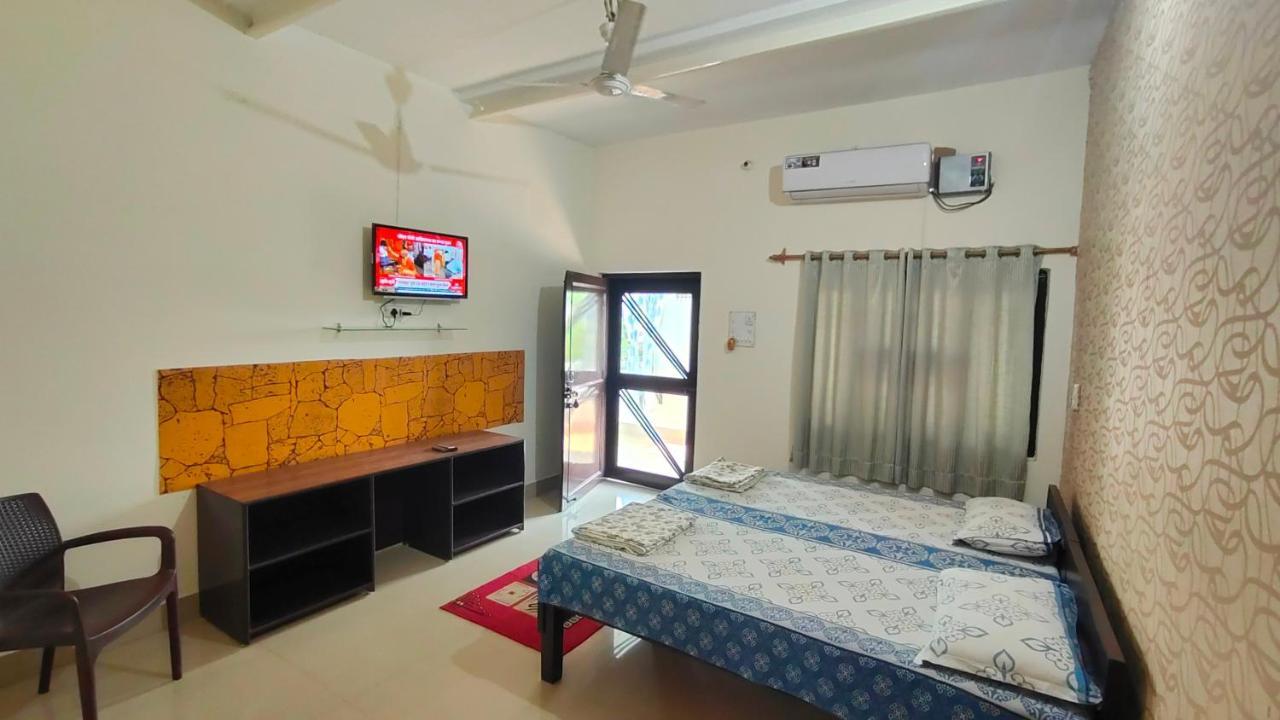 Iora Guest House Bharatpur Exteriör bild