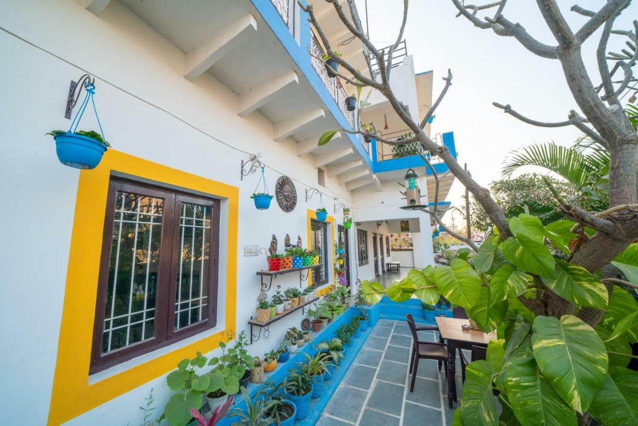 Iora Guest House Bharatpur Exteriör bild